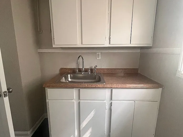 2812 Amsden Ave — Photo 6
