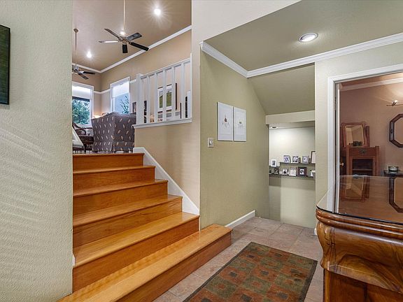 3rd image of 816 Princeton Drive