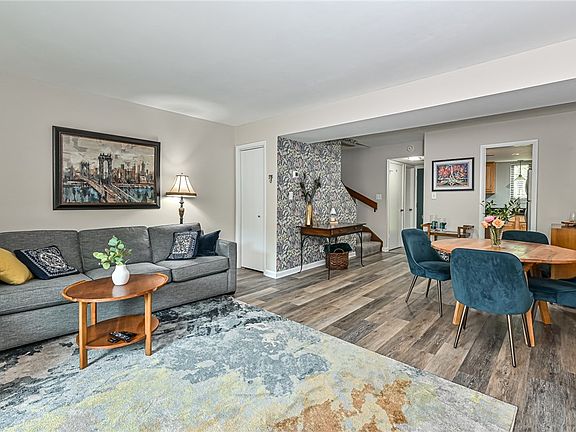 5th image of 48 Foster Sq