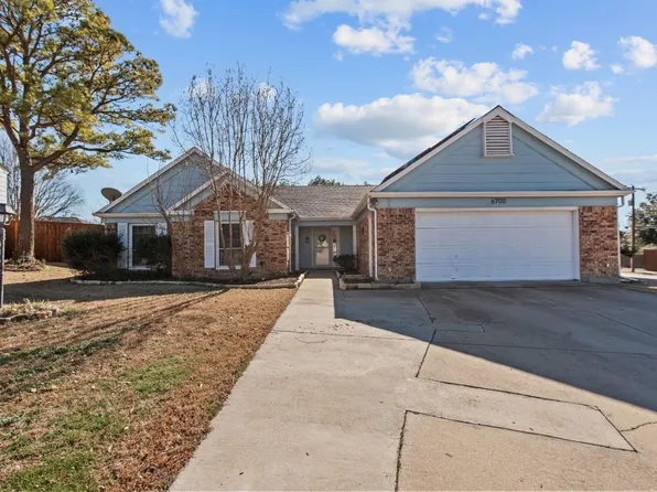 6700 Fair Oaks Dr, North Richland Hills, TX 76182