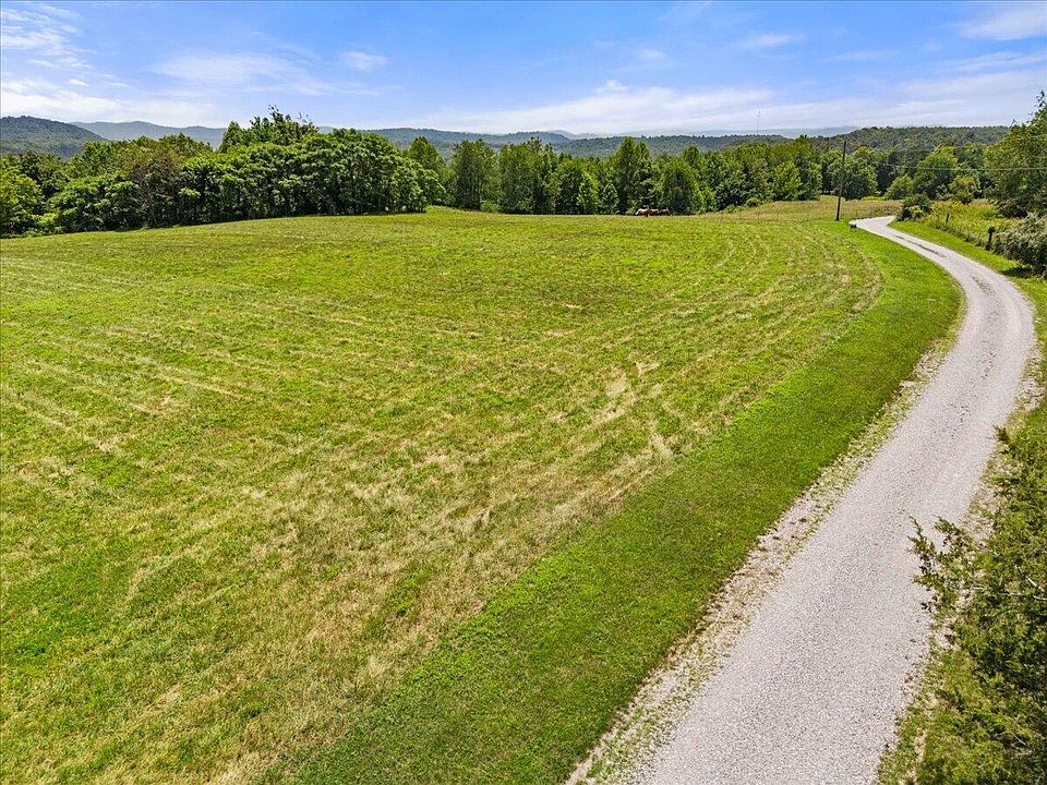 1st image of 999 Barefoot Bottoms Rd