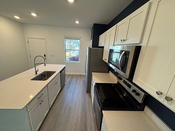 5th image of 48 Sage Branch St