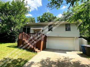 713 E Hackley Ave, Des Moines, IA 50315