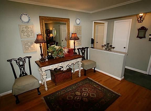 2nd image of 3639 Warick Dr