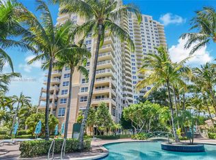 19501 W Country Club Dr APT 2412, Aventura, FL 33180