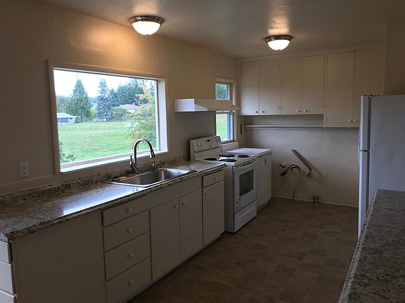 4th image of 11631 Silverdale Way NW