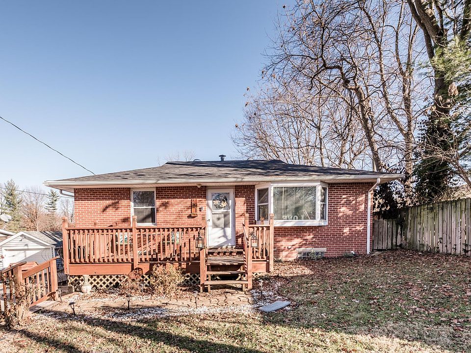 1st image of 221 Carolina Ave
