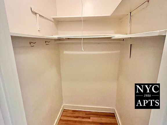 3rd image of 220 E 52nd St APT 4B