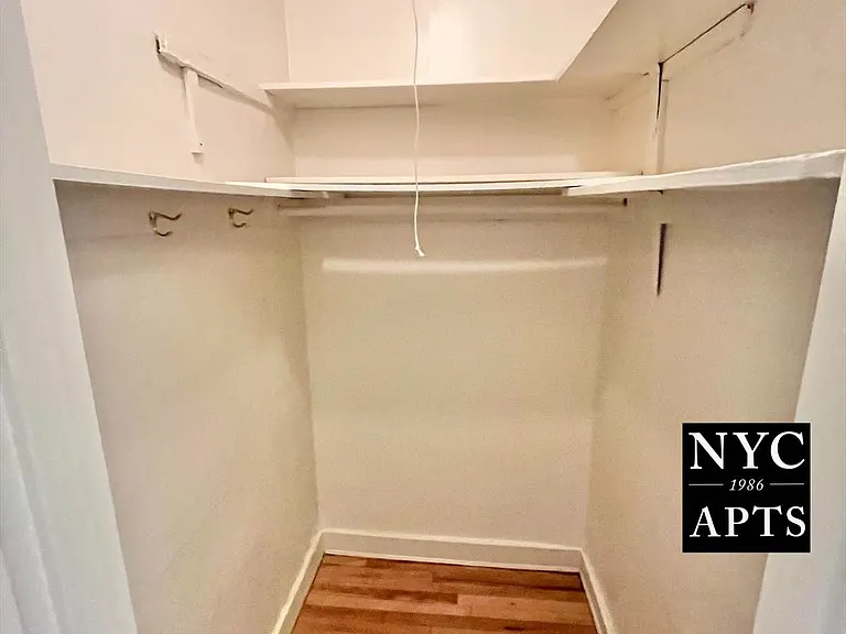 220 E 52nd St #4B — Photo 3