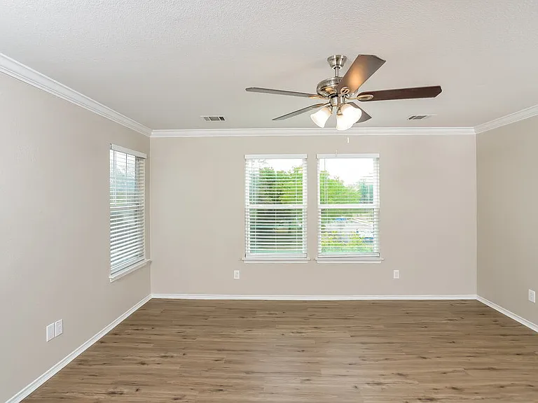 8639 Sunny Oaks — Photo 9
