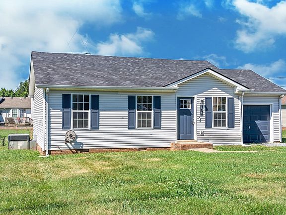 3rd image of 704 Carbondale Dr