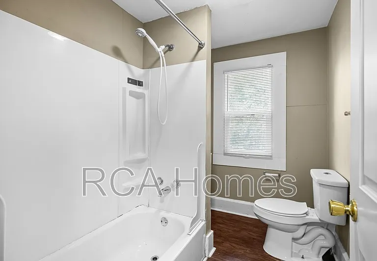 4118 E Washington St — Photo 6
