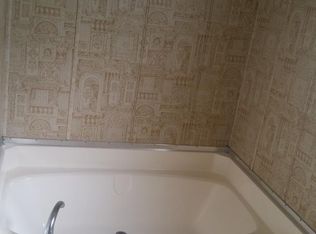 1520 Crescentlane Dr, Flint, MI 48532