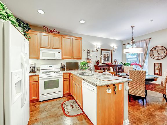 5th image of 1149 Goddard St