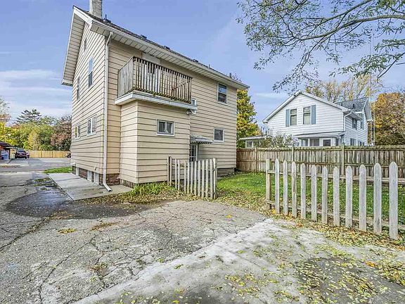 3rd image of 611 Seymour Ave