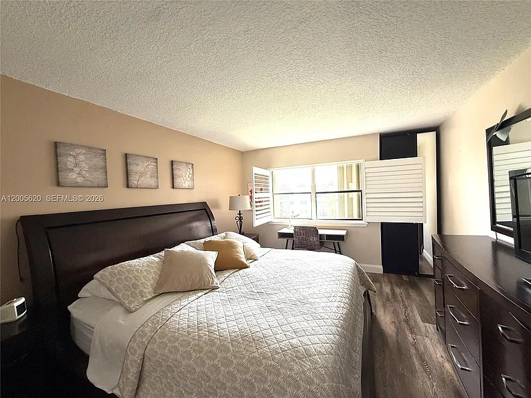 230 Lakeview Dr #307 — Photo 11