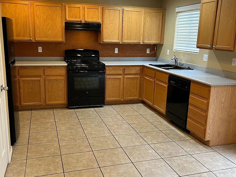 7920 Windhamridge Dr — Photo 5