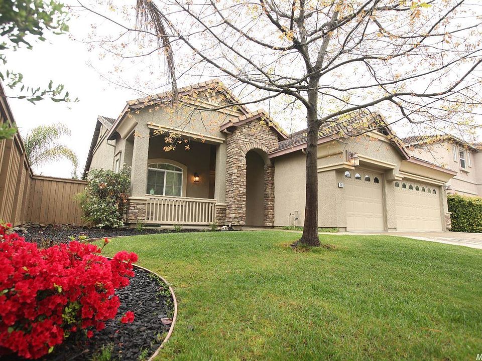 1st image of 701 Hildebrand Cir