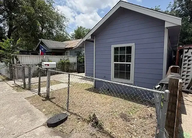 1812 Ruiz St — Photo 12