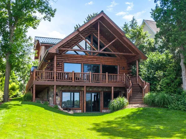 N60W34978 Lake DRIVE, Oconomowoc, WI 53066