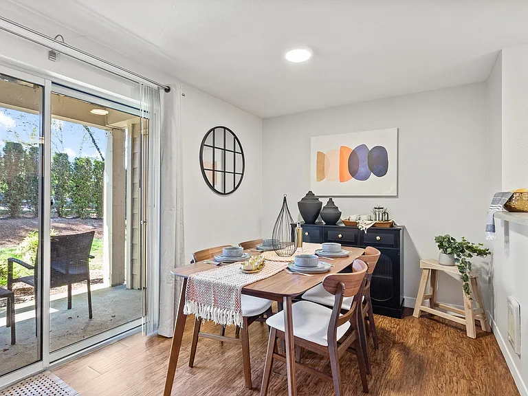 MonteVista at Murray Hill — Photo 5