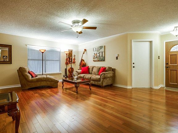 2nd image of 15731 Persimmon Hill Dr