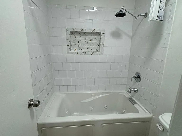 14220 Burbank Blvd — Photo 22