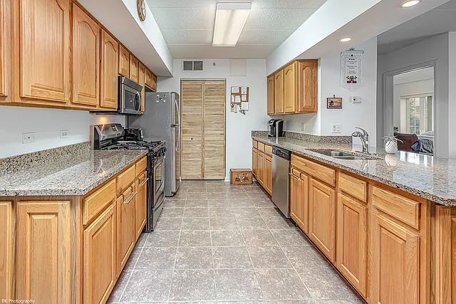 9400 S 79th Ave #1 — Photo 7
