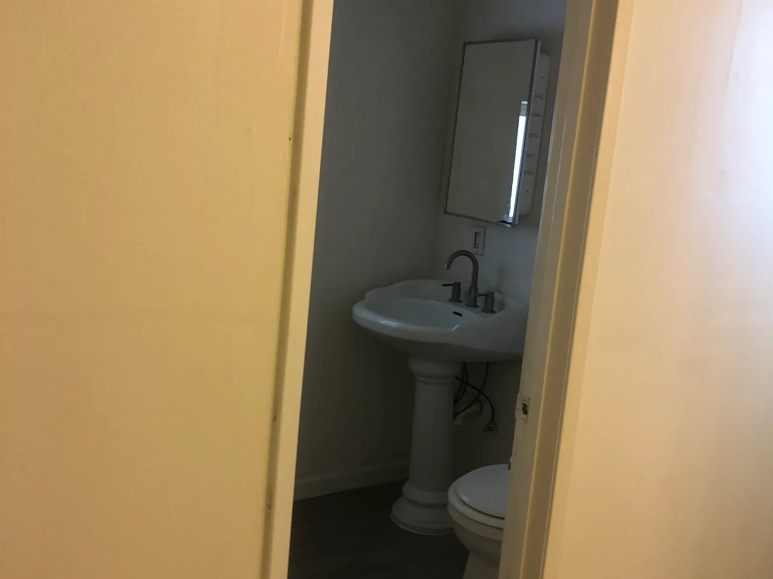 3 bed, 1000 sqft, $2,600 — Photo 2
