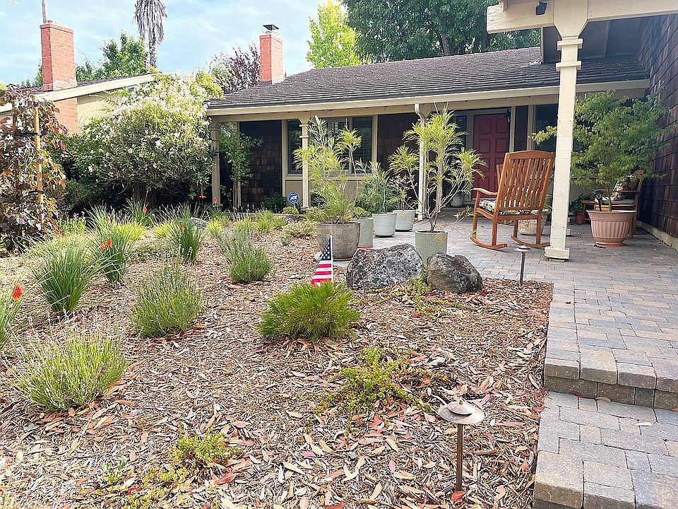 2nd image of 702 Navaronne Way