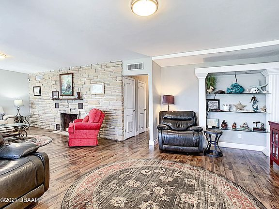 5th image of 444 S Beach St