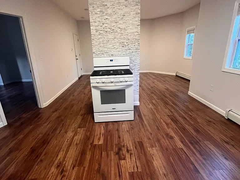 9 Whittier St #2 — Photo 5
