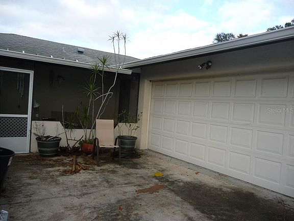 2nd image of 6979 Aberfeldy Ave N