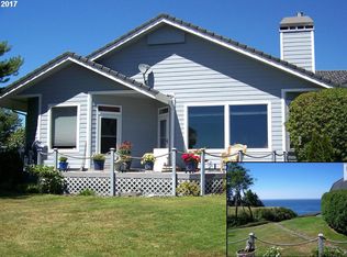 225 Schooner Bay Dr, Brookings, OR 97415