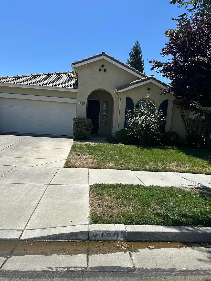 3433 W Sweet Avenue photo 1