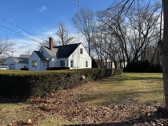 2nd image of 1277 Rose Ave