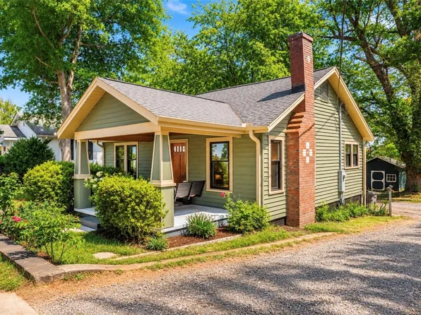 806 Perry Rd, Greenville, SC 29609
