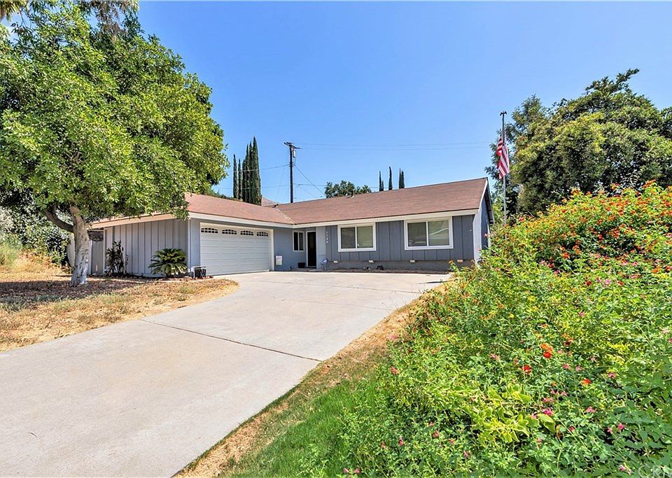 2nd image of 3124 Celeste Dr