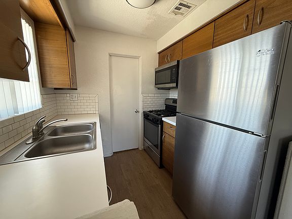 3rd image of 4415 N 8th Ave APT 9