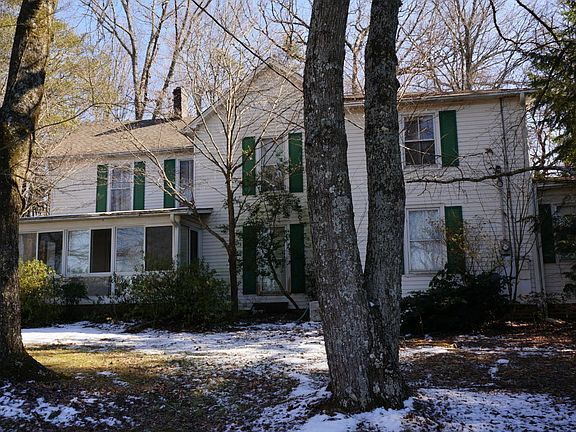 3rd image of 202 Windsor Dr