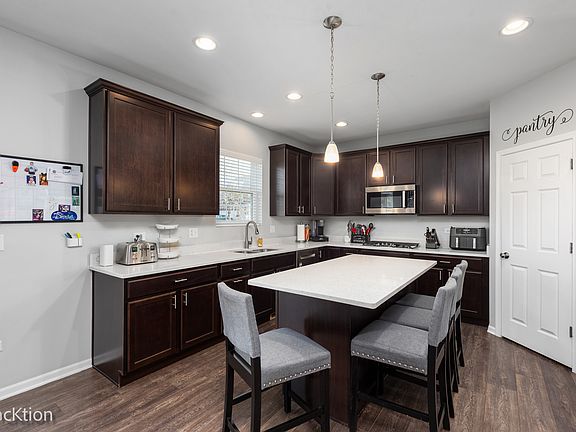 5th image of 7801 Jewelflower Ct