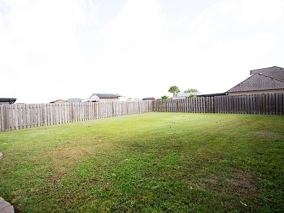 5th image of 106 Natchez Dr