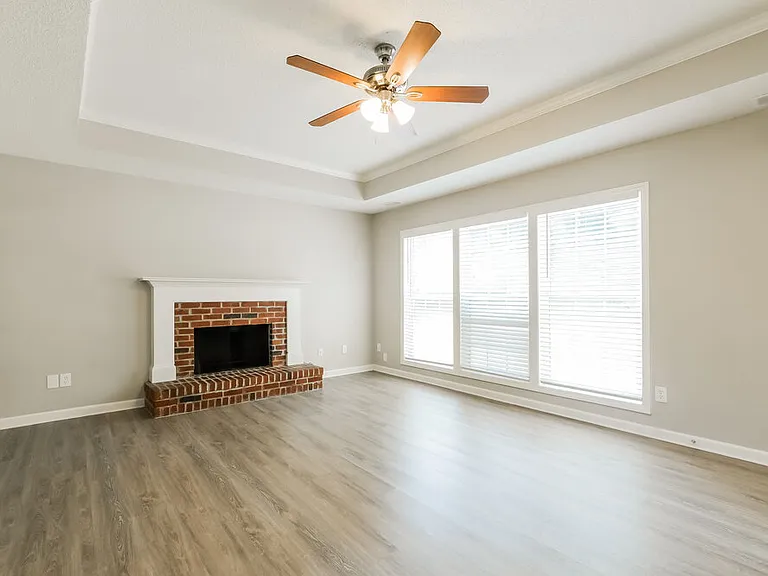 802 Pinder Point Ct — Photo 6
