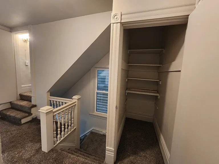 210 Radcliffe St — Photo 14