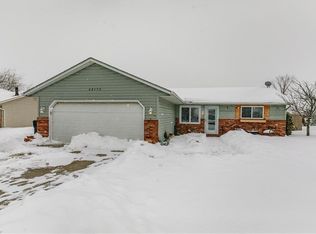 42172 Meadow Ln, Lagrange, OH 44050