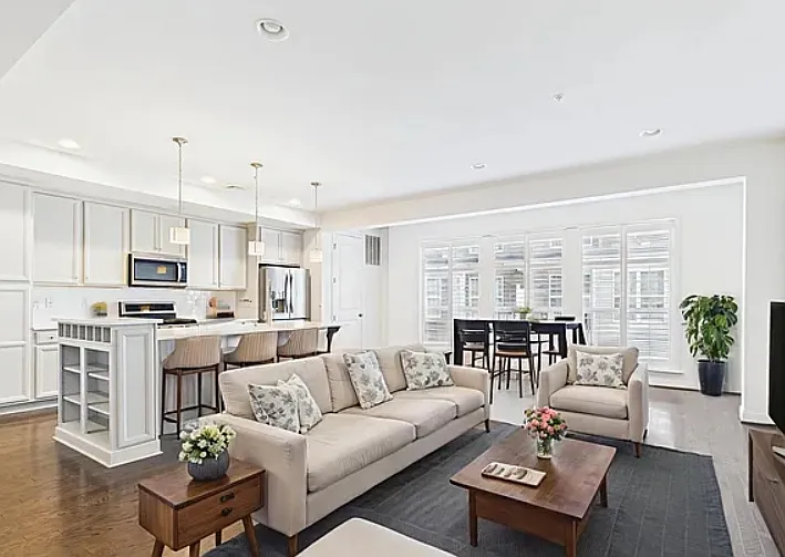 418 Mayer Pl — Photo 4