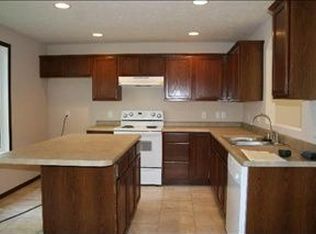 4115 R St, Omaha, NE 68107