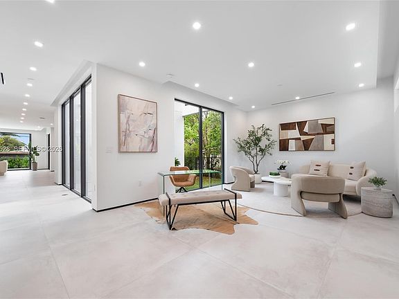 2nd image of 2096 Alamanda Dr