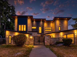 5208 Carson St, Burnaby, BC V5J 2Z3