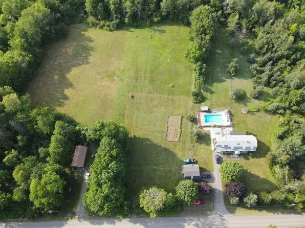 587 North Rd, Dexter, ME 04930